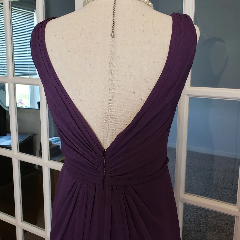 David's Bridal Bridesmaid Floor Length Plum dress Size 4 - Picture 3 of 6